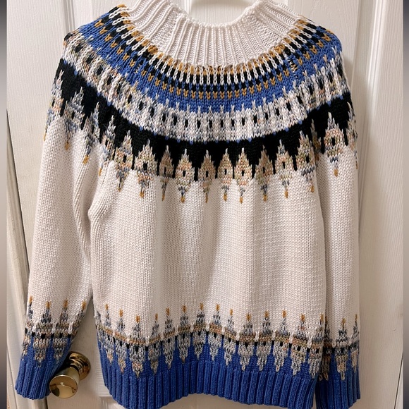Sweaters - Cozy sweater only been worn once!